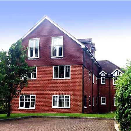 St Raphael House, City Centre Charming Apartments Basingstoke Zewnętrze zdjęcie