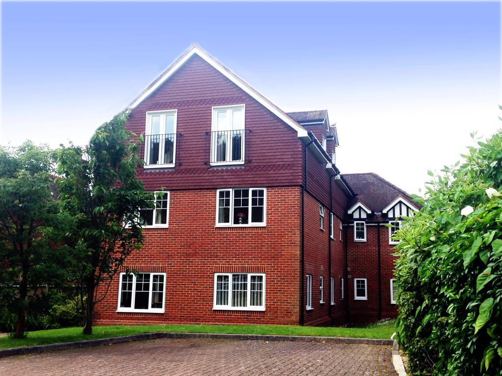 St Raphael House, City Centre Charming Apartments Basingstoke Zewnętrze zdjęcie